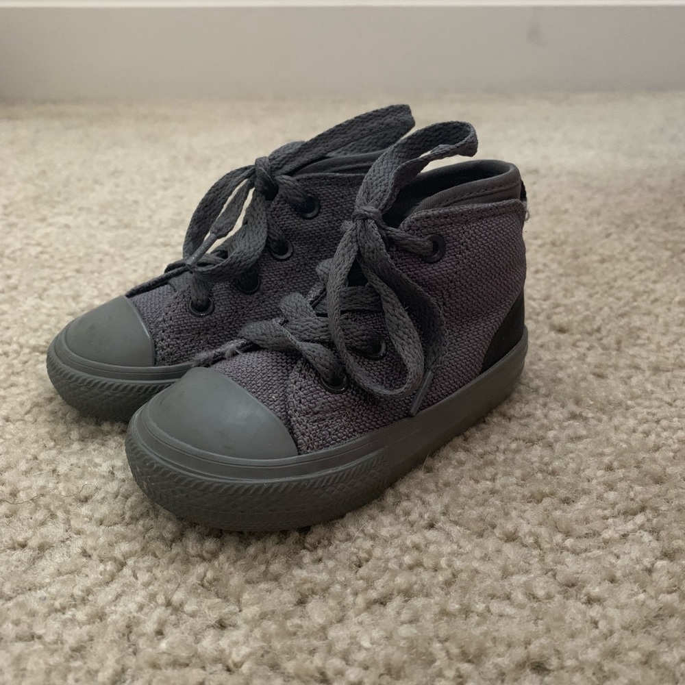 Toddler boys size 5 gray high tops